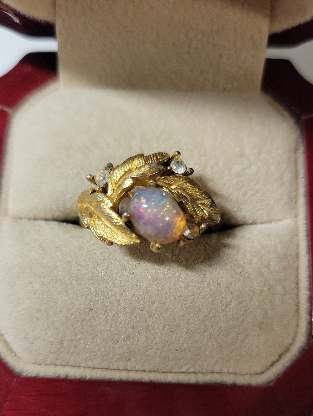Avon Gold Tone Leaf Iridescent Opal Like Accent